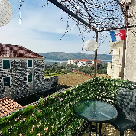 Dalmacija Apartment *