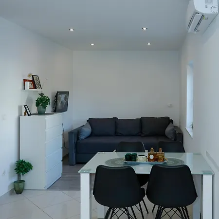 Lägenhet Dalmacija *