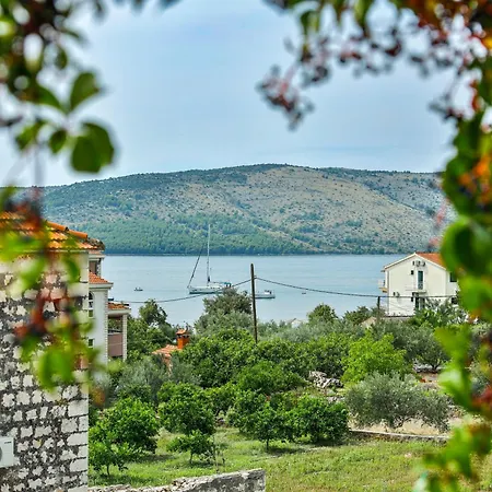 Lägenhet Dalmacija *